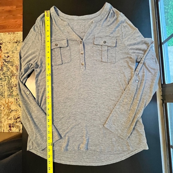 A New Day Light Gray V-neck Henley long sleeve tee w/roll up tabs - Picture 14 of 15